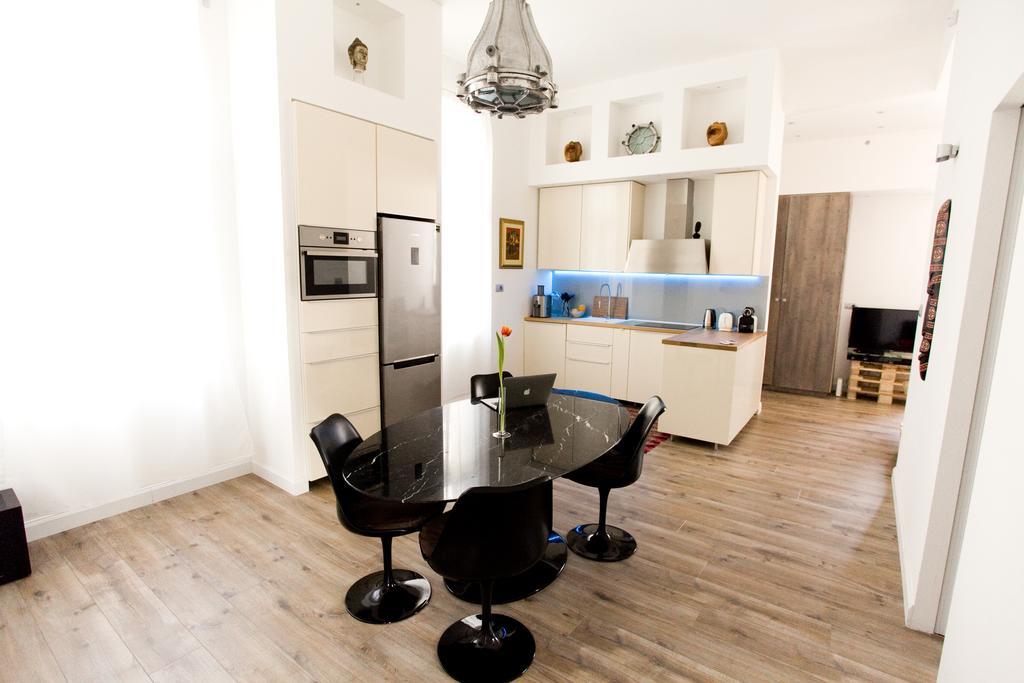 Ice Breaker Apartment Budapest Bagian luar foto
